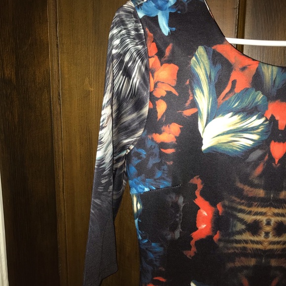 Sweet Miss Black Floral fitted dress with three quarter length sleeves. - Picture 5 of 8